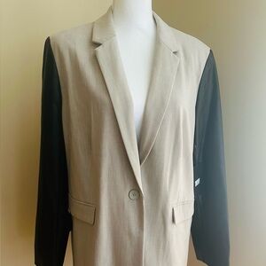 NWT Long Blazer DKNY Perfect Condition